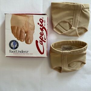 New Capezio FootUndeez Large